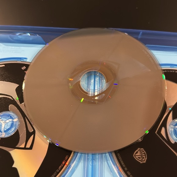 Batman v Superman: Dawn of Justice - Blu-ray & DVD Combo Set - Picture 4 of 6